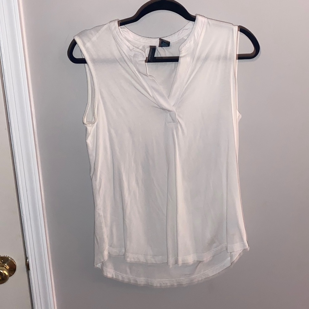 White tank top v neck